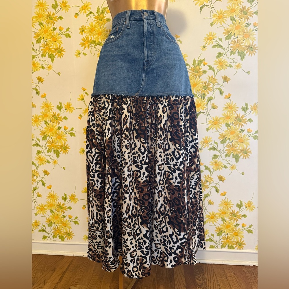 Levi's Blue and Leopard Print Maxi Skirt - Picture 2 of 13